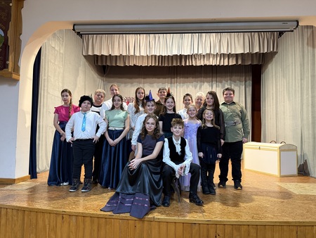 Nastopajoči v predstavi "Pepelka in škrat"